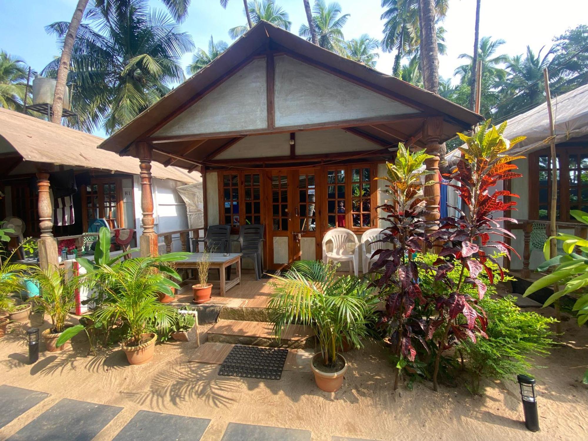 Tropical Bay Hostel Palolem Exterior photo